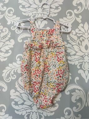 💫10/$25 • Rise Little Earthling Floral Print Romper